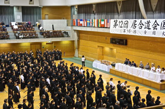 【大会報告】【国際大会予告】刀を持った、世界の剣士が 東京に集結！<br>
第12回居合道会国際大会開催されますレポート！
ヨーロッパ、ロシア、南米、東南アジアを迎え撃った本家日本のサムライ達は・・・！