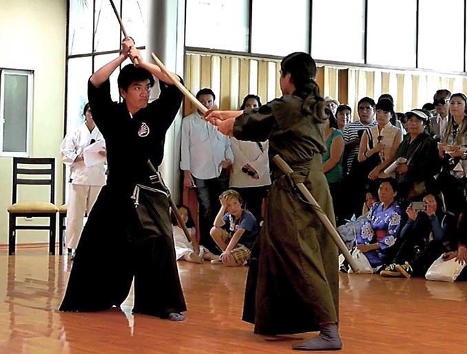 ボリビア・ラパスの日本祭りで演武